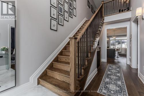 72 Pond View Gate, Hamilton, ON - Indoor Photo Showing Other Room