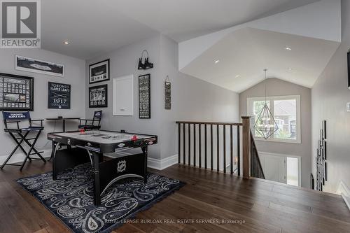 72 Pond View Gate, Hamilton, ON - Indoor Photo Showing Other Room