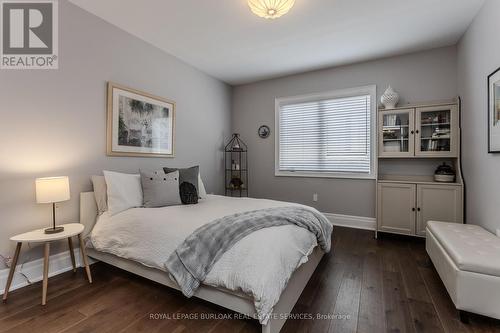 72 Pond View Gate, Hamilton, ON - Indoor Photo Showing Bedroom
