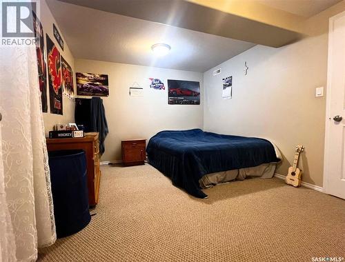 135 5Th Avenue Se, Swift Current, SK - Indoor Photo Showing Bedroom