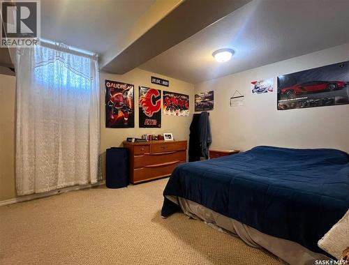 135 5Th Avenue Se, Swift Current, SK - Indoor Photo Showing Bedroom