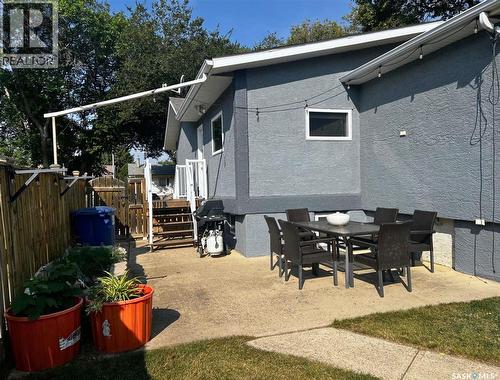 135 5Th Avenue Se, Swift Current, SK - Outdoor With Deck Patio Veranda With Exterior
