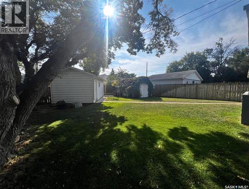 135 5Th Avenue Se, Swift Current, SK - Outdoor