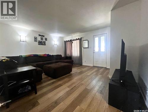 135 5Th Avenue Se, Swift Current, SK - Indoor