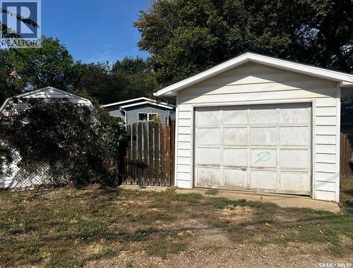 135 5Th Avenue Se, Swift Current, SK - Outdoor