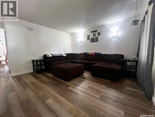 135 5Th Avenue Se, Swift Current, SK - Indoor