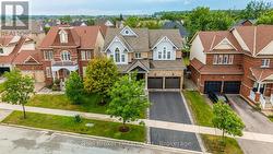 50 THE QUEENSWAY Barrie (Innis-Shore), ON L4M 7J3