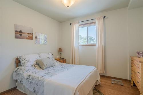 39045 Pth 52 Highway E, La Broquerie, MB - Indoor Photo Showing Bedroom