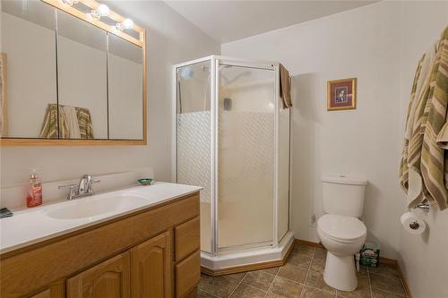 39045 Pth 52 Highway E, La Broquerie, MB - Indoor Photo Showing Bathroom