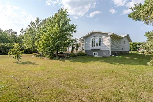 39045 Pth 52 Highway E, La Broquerie, MB - Outdoor