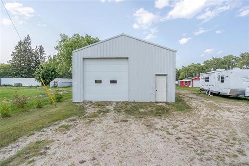 39045 Pth 52 Highway E, La Broquerie, MB - Outdoor