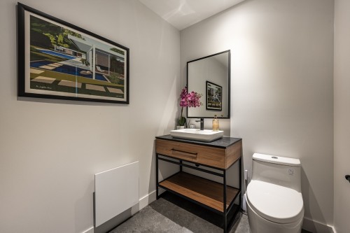 Powder room - 349 Rue Montclair, Rosemère, QC - Indoor Photo Showing Bathroom