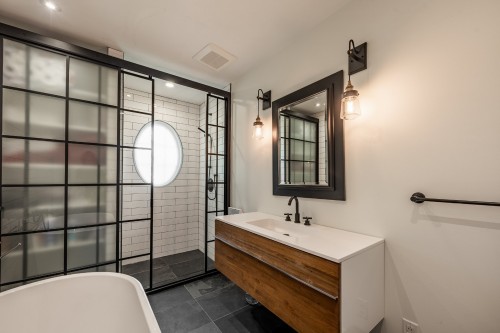 Bathroom - 349 Rue Montclair, Rosemère, QC - Indoor Photo Showing Bathroom
