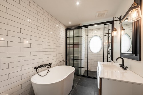 Bathroom - 349 Rue Montclair, Rosemère, QC - Indoor Photo Showing Bathroom