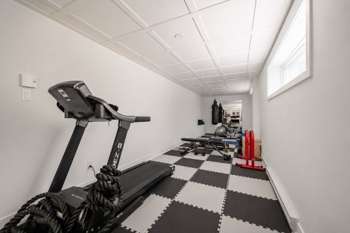Exercise Room - 349 Rue Montclair, Rosemère, QC - Indoor Photo Showing Gym Room