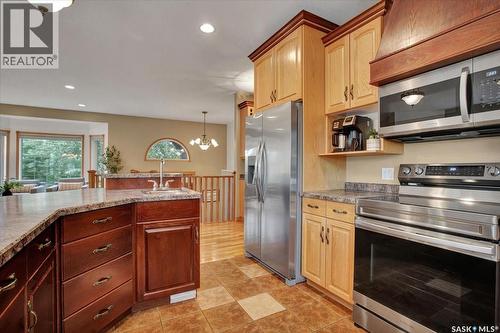 214 Burke Place, Warman, SK - Indoor Photo Showing Kitchen