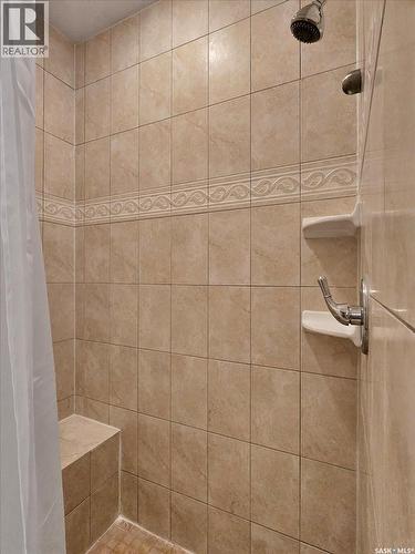 214 Burke Place, Warman, SK - Indoor Photo Showing Bathroom
