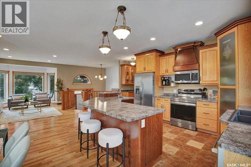 214 Burke Place, Warman, SK - Indoor Photo Showing Kitchen With Stainless Steel Kitchen