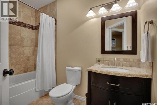 214 Burke Place, Warman, SK - Indoor Photo Showing Bathroom