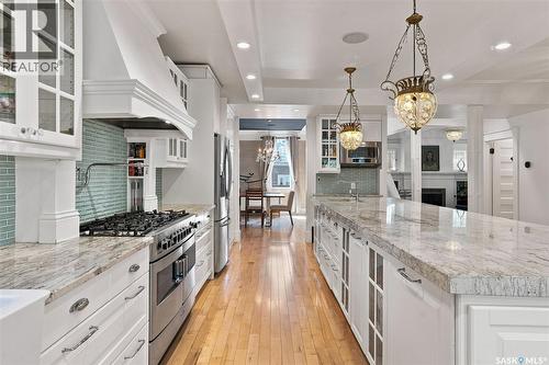 100 Poplar Crescent, Saskatoon, SK - Indoor Photo Showing Kitchen With Upgraded Kitchen