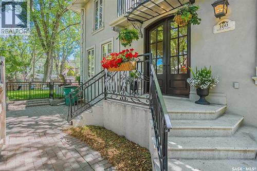 100 Poplar Crescent, Saskatoon, SK - Outdoor