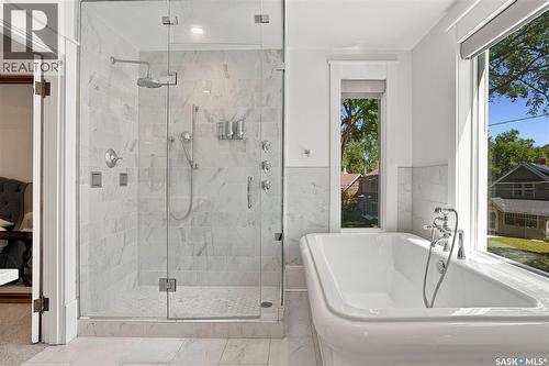 100 Poplar Crescent, Saskatoon, SK - Indoor Photo Showing Bathroom