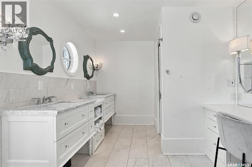100 Poplar Crescent, Saskatoon, SK - Indoor Photo Showing Bathroom