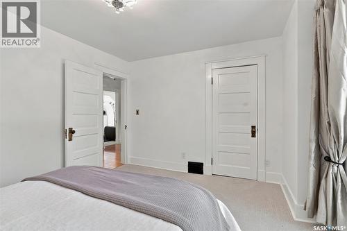 100 Poplar Crescent, Saskatoon, SK - Indoor Photo Showing Bedroom