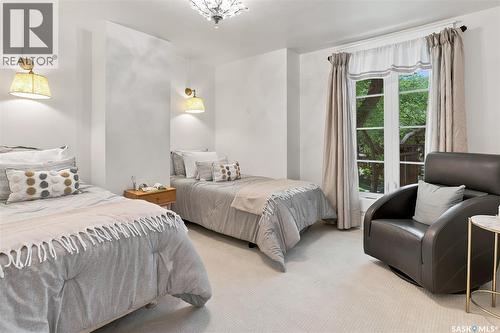 100 Poplar Crescent, Saskatoon, SK - Indoor Photo Showing Bedroom