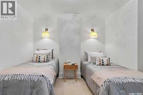 100 Poplar Crescent, Saskatoon, SK - Indoor Photo Showing Bedroom