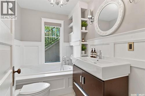 100 Poplar Crescent, Saskatoon, SK - Indoor Photo Showing Bathroom