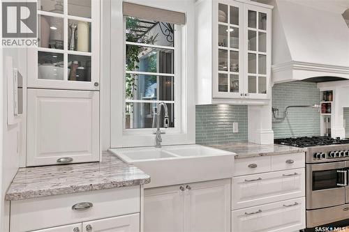 100 Poplar Crescent, Saskatoon, SK - Indoor Photo Showing Kitchen With Double Sink