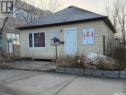 71 Ross STREET W  Moose Jaw, SK S6H 2M2