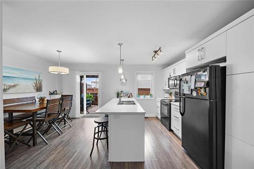 5 740 Traverse Road, Ste Anne, MB - Indoor Photo Showing Kitchen With Double Sink