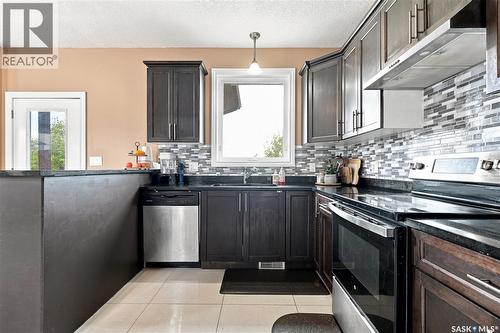 18 118 Hampton Circle, Saskatoon, SK - Indoor Photo Showing Kitchen With Upgraded Kitchen