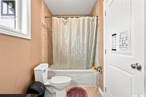 18 118 Hampton Circle, Saskatoon, SK - Indoor Photo Showing Bathroom