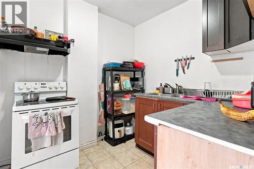 18 118 Hampton Circle, Saskatoon, SK - Indoor Photo Showing Kitchen With Double Sink