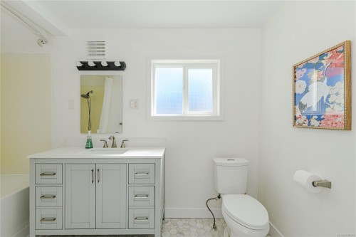9899 Maple St, Chemainus, BC 