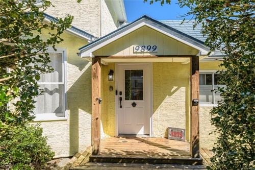 9899 Maple St, Chemainus, BC 