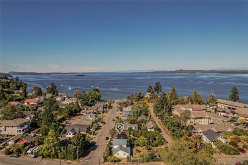 9899 Maple St, Chemainus, BC 