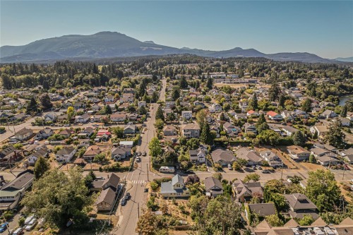 9899 Maple St, Chemainus, BC 