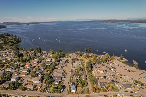 9899 Maple St, Chemainus, BC 