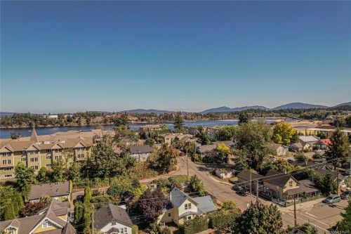 9899 Maple St, Chemainus, BC 