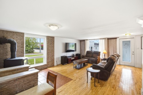 Salon - 288 Rue Galipeau, Thurso, QC - Indoor Photo Showing Living Room