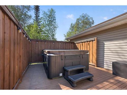 17 Zoel St, Dieppe, NB 