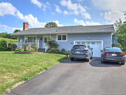 335 MacDonald AVE Oromocto, NB E2V 1A8
