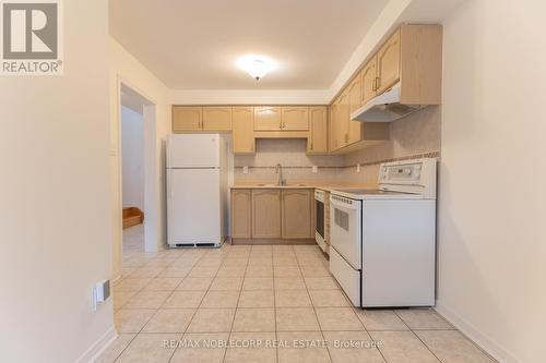 Kitchen & Breakfast Area - 28 Opera Place, Vaughan, ON 