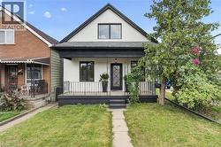 174 LONDON Street N  Hamilton, ON L8H 4C2