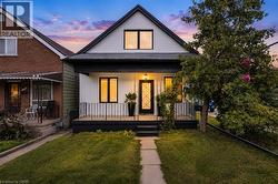 174 LONDON Street N  Hamilton, ON L8H 4C2