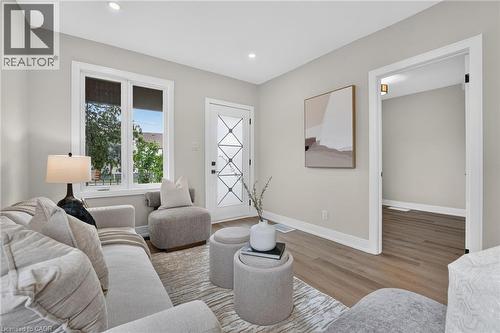 174 London Street N, Hamilton, ON - Indoor Photo Showing Living Room